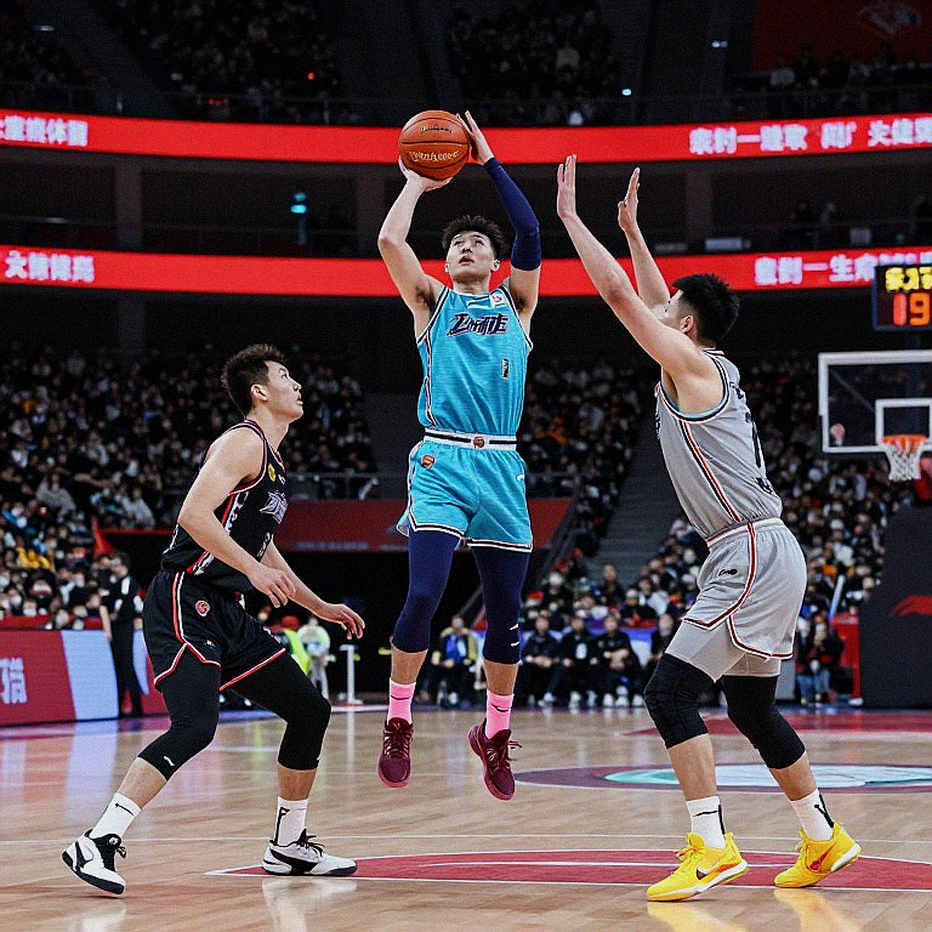 NBA trở lại Trung Quốc: Hai trận Dallas - Houston và cái giá của tân binh Tarık Biberovic