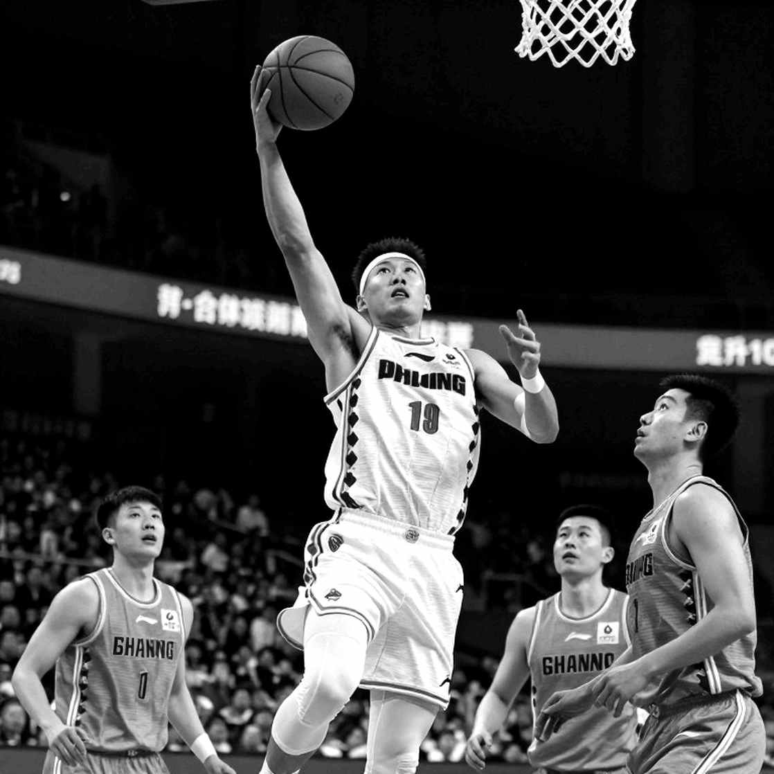 Giannis Antetokounmpo tuyên bố ngôi số một NBA, và Miami Heat đang đặt cược vào một định nghĩa khác
